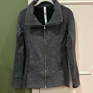Preowned Grey LuLu Lemon zip up jacket- size 4